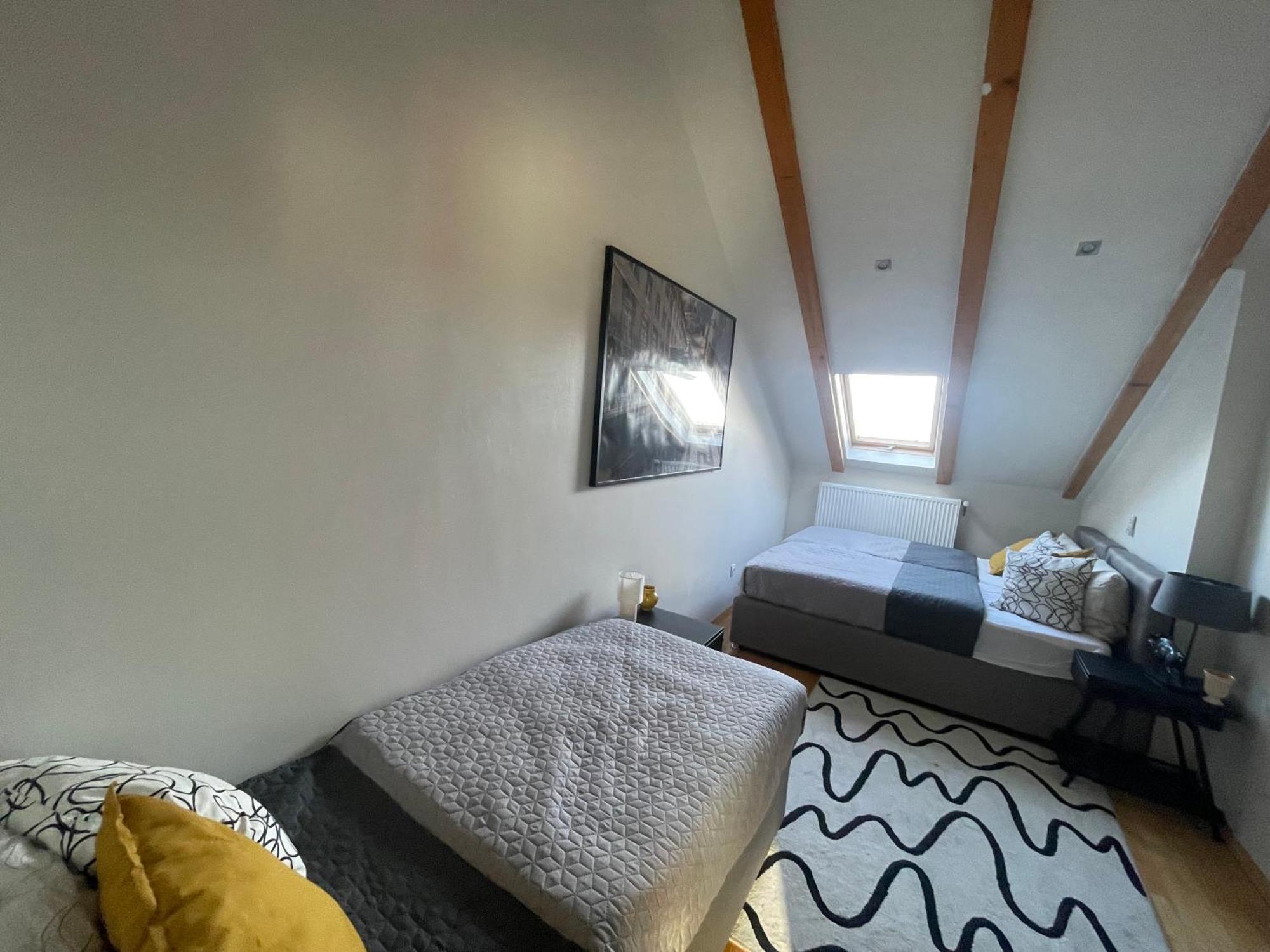 Vila Milka - Balkon - Besplatan Parking - Samostalna Prijava Karlovac Exteriör bild